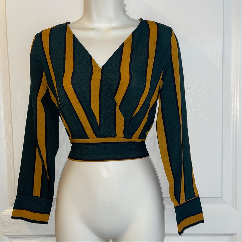 Crop Top W/Long sleeve & Side Zipper Size S - Picture 1 of 5